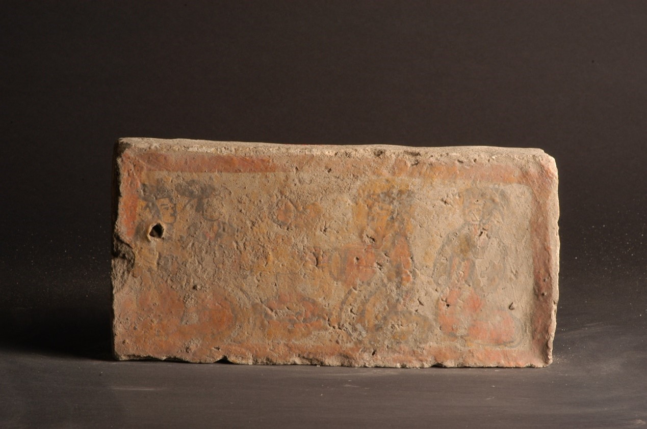 <h2>仕女图壁画砖</h2><p>作者：</p><p>创作年代：汉</p><p>规格：34cm×16.2cm×5</p>